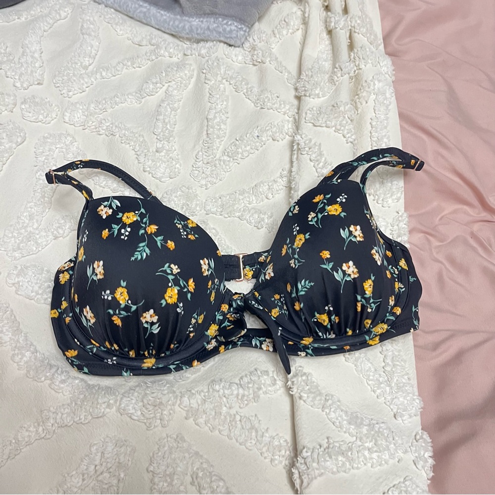 Shade & Shore floral bikini swim suit top